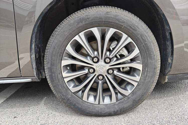 Used Buick GL8 2023 Land Executive Class Comfort Model