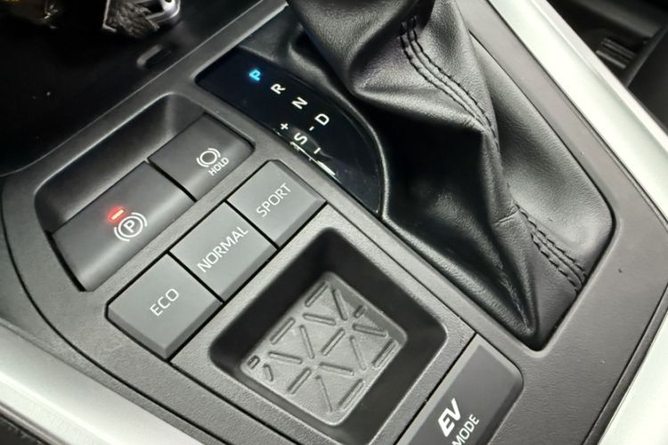 Used Toyota RAV4 2023 Dual-Engine 2.5L E-CVT Two-Wheel Drive Elite Plus Edition Interior 7