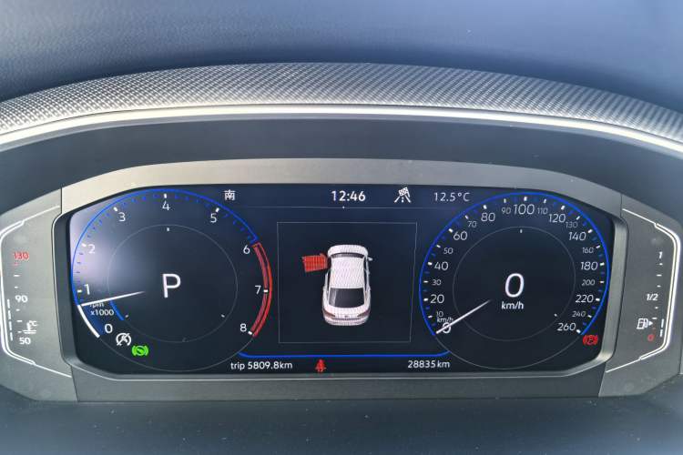 Used Volkswagen FAW-Volkswagen CC 2023 380TSI Striking Edition Odometer Close Up