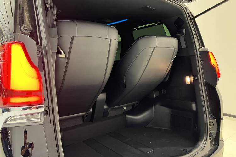 Used Lexus LM 2020 300h Four-Seat Grand Edition