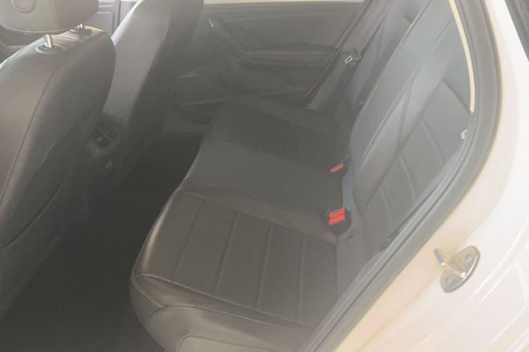 Used Volkswagen Lavida 2019 1.5L Automatic Comfort Edition China VI Standard Interior 1