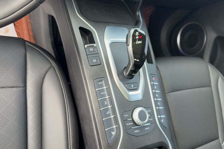 Used Wey VV6 2021 2.0T Two-Wheel Drive Smart Protection+