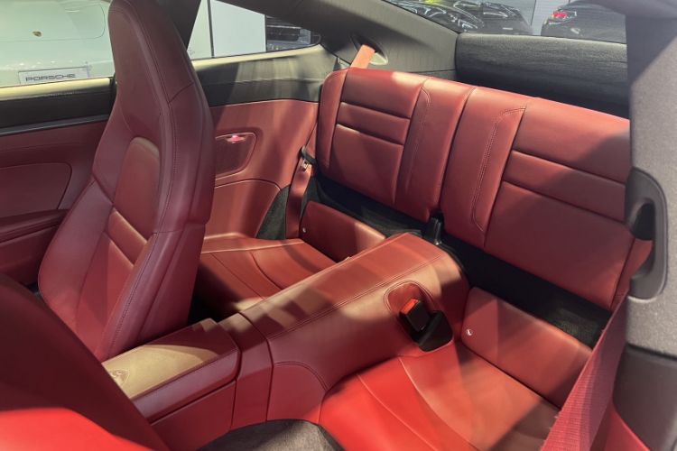 Used Porsche 911 2020 Carrera 4 3.0T Interior 7