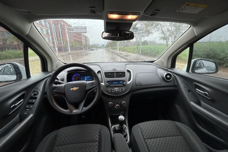 Used Chevrolet Trax 2014 1.4T Manual Two-Wheel Drive Comfort Model Interior 4