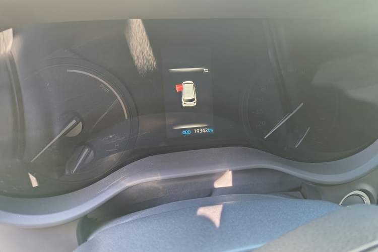 Used Toyota SIENNA 2024 2.5L Hybrid Four-Wheel Drive Prestige Edition Odometer Close Up