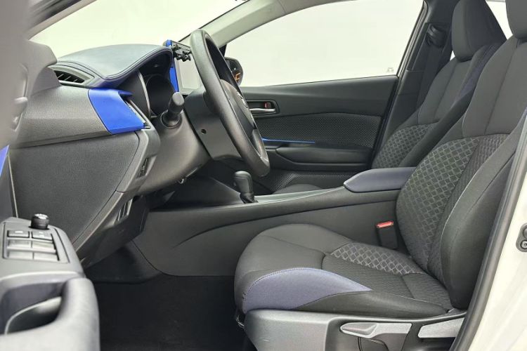 Used Toyota C-HR 2021 2.0L Comfort Edition Interior 3