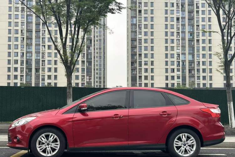 Used Ford Focus 2012 Sedan 1.6L Automatic Comfort Model Exterior 3