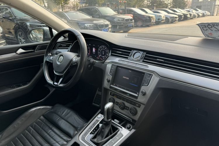 Used Volkswagen Variant 2017 380TSI Four-Wheel Drive Longitudinal Version
