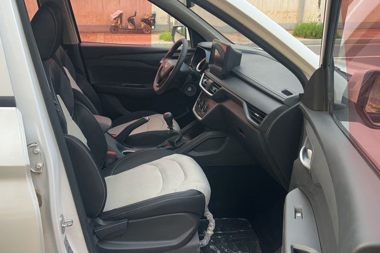 Used Wuling Hongguang S3 2019 1.5L Manual Standard Version China VI Standard