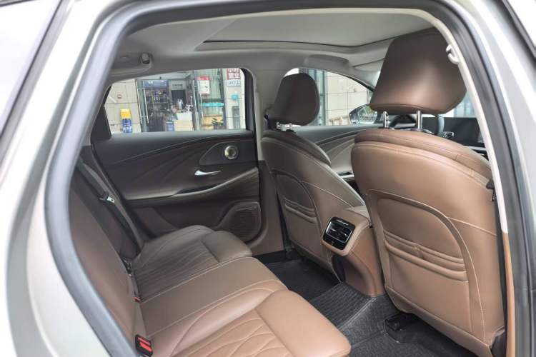 Used Chery Arrizo 8 2023 High-Performance Edition 2.0T DCT Powerfully Equipped