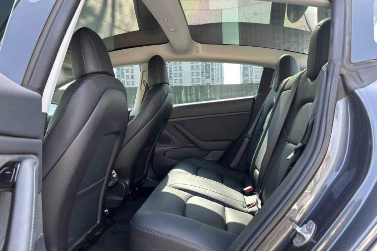 Used Tesla Model 3 2019 Long-Range Rear-Wheel-Drive Version

