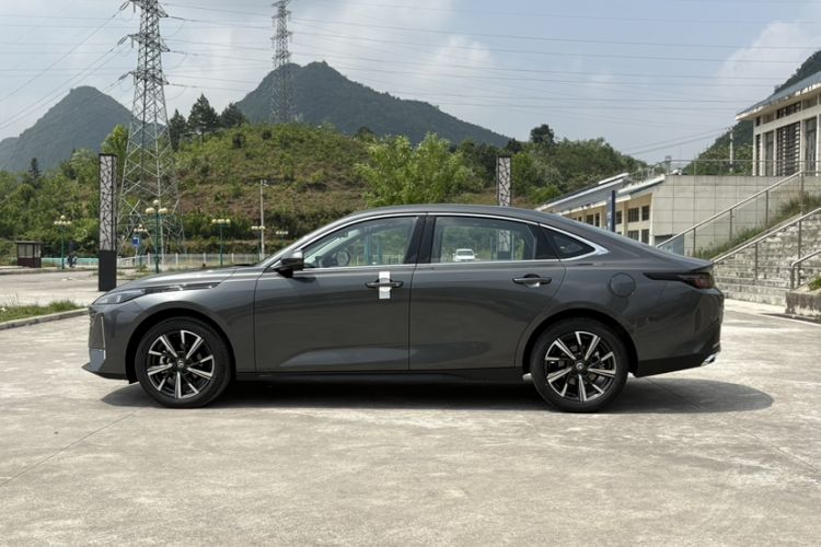 Used CHANGAN Eado 2025 Blue Whale 1.5T 500Bar Prestige Model Exterior 10