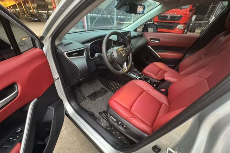 Used Toyota FRONTLANDER 2023 2.0L CVT Luxury Edition Interior 2