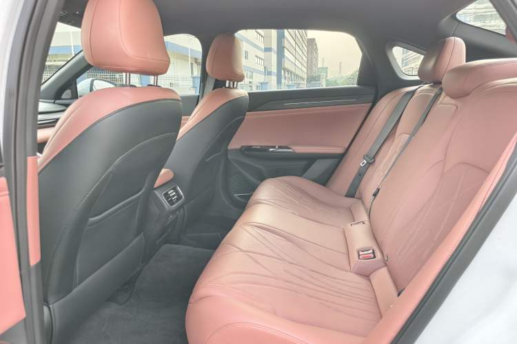 Used Geely Galaxy L6 2025 EM-i 140km Long-Range Version