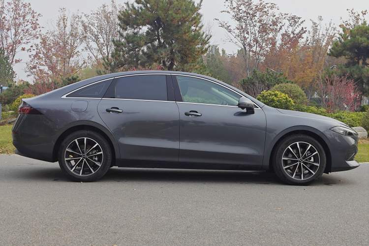 Used Roewe D7 2025 DMH 125km World Champion Excellence Edition