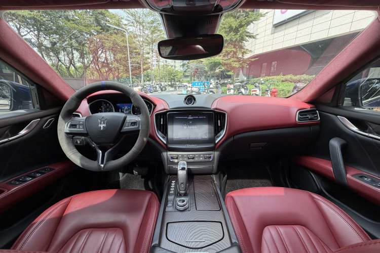 Used Maserati Ghibli 2019 3.0T Luxury Edition China VI Standard Audio And AC Panel