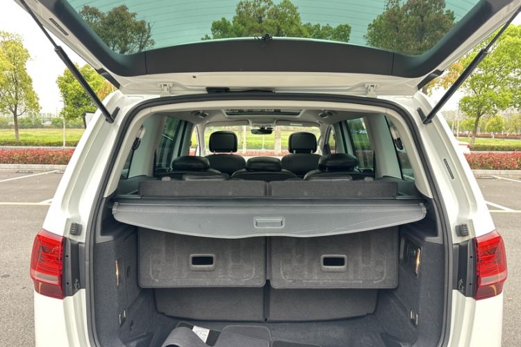 Used Volkswagen Sharan 2016 280TSI Enjoyment Model 7-Seater Trunk