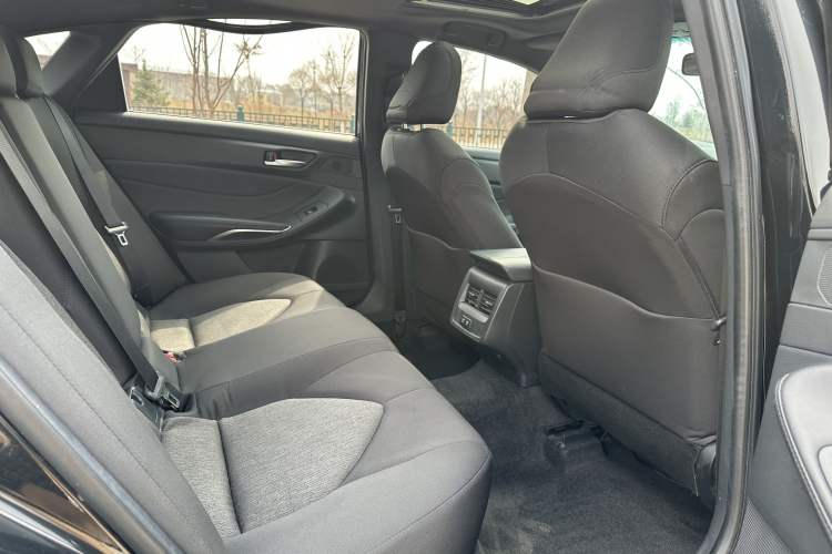 Used Toyota Avalon 2019 2.0L Ambition Edition China VI