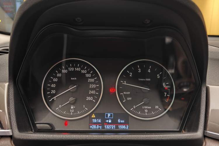 Used BMW X1 2016 sDrive18Li Luxury Model Odometer Close Up