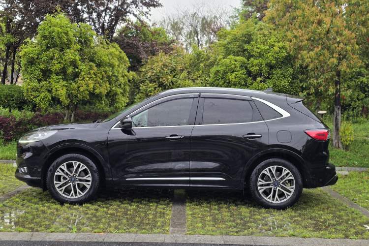 Used Ford Escape 2020 EcoBoost 245 Four-Wheel Drive Luxury Edition Exterior 6