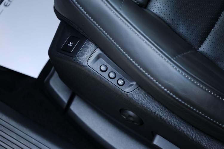 Used DS 7 2018 45THP Rivoli Pioneer Edition