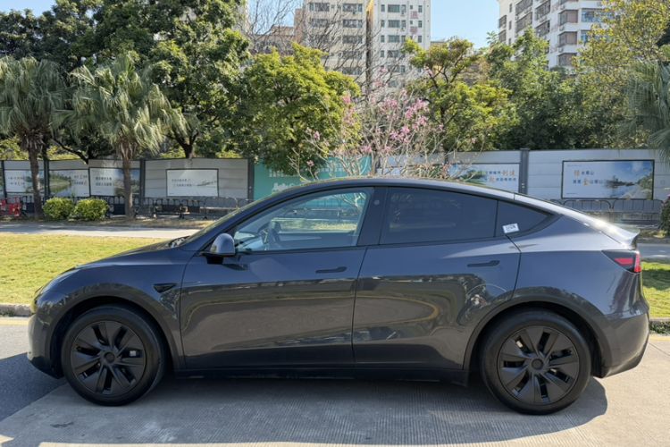 Used Tesla Model Y 2024 Rear-Wheel-Drive Version
