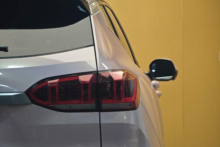 Used Wey VV6 2021 2.0T Two-Wheel Drive Smart Plus Exterior 11