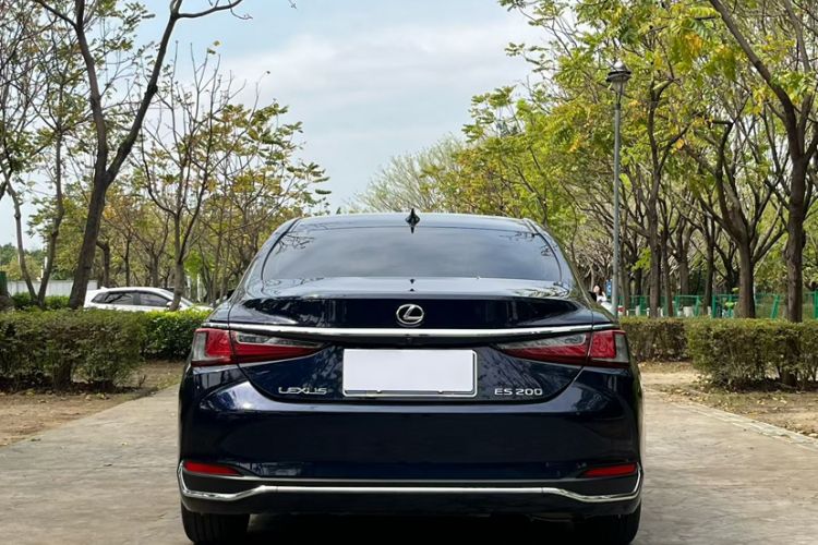 Used Lexus ES 2020 200 Excellence Edition
