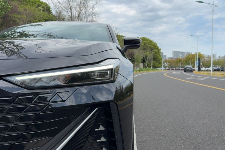 Used CHANGAN UNI-V 2023 1.5T Prestige Model Left Front Headlight