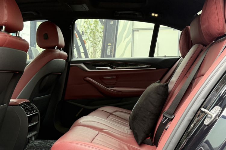 Used BMW 5 Series 2018 Facelifted 530Li xDrive M Sport Package Interior 1