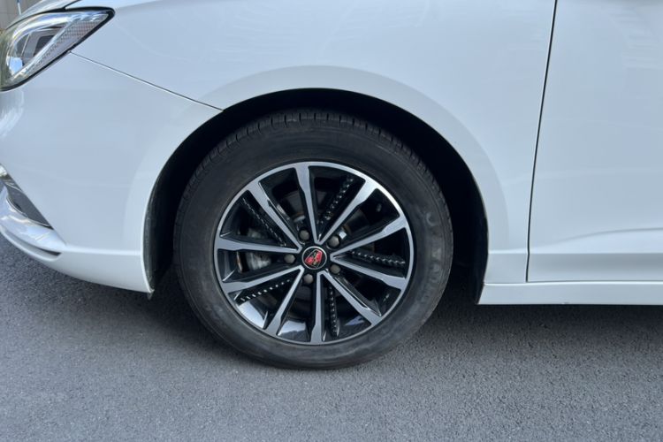 Used Roewe i5 2020 1.5L Automatic 4G Connect Luxury Flagship Edition Exterior 2