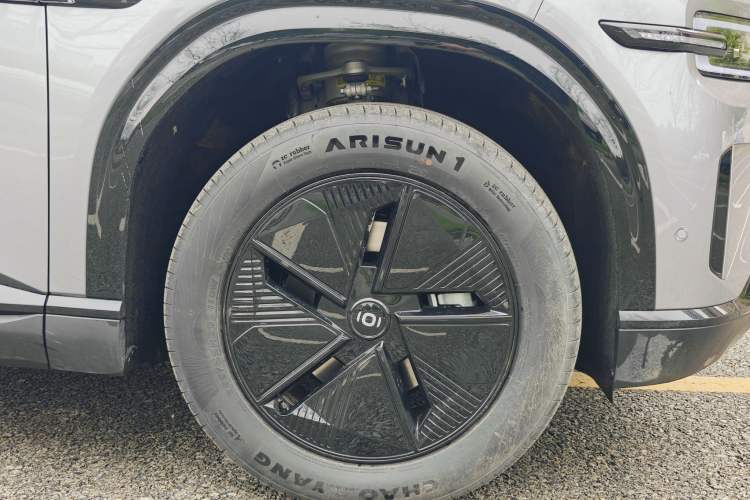 Used CHANGAN NEVO E07 2025 Extended-Range Two-Wheel Drive 39 kWh Max Intelligent Driving Version
