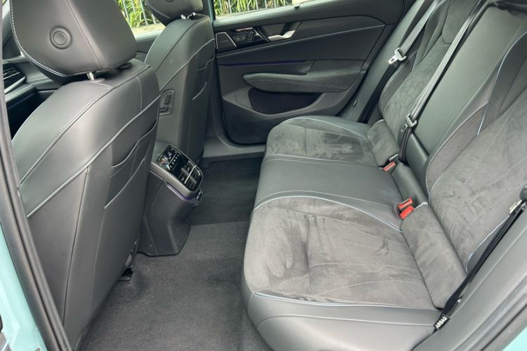 Used Volkswagen Passat 2025 Pro 380TSI Starry Dragon Luxury Edition
