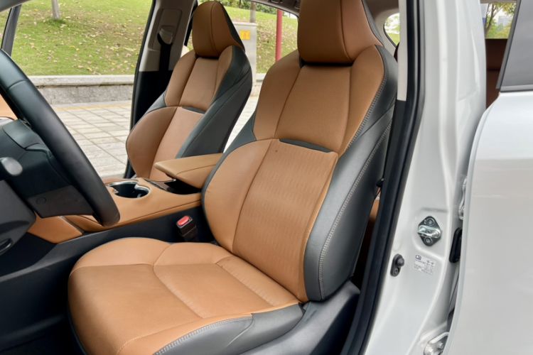 Used Toyota Venza 2022 2.0L CVT Two-Wheel Drive Prestige Edition Left Front Seat