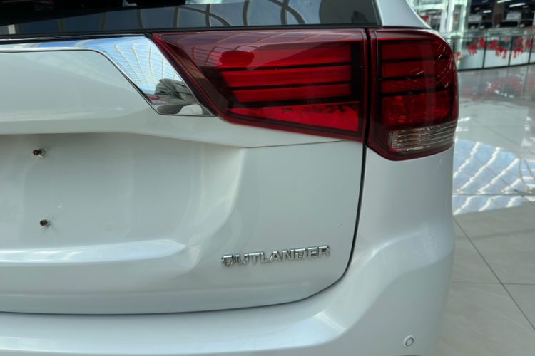 Used Mitsubishi Outlander 2016 2.4L 4x4 Elite Edition 5 Seats