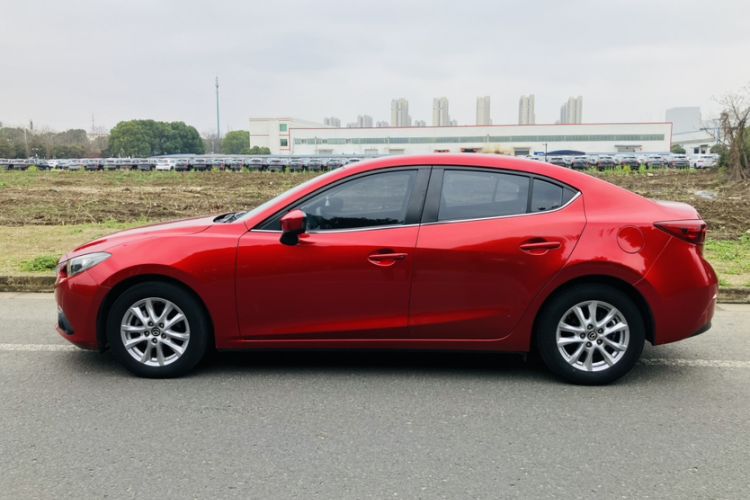 Used Mazda Mazda 3 Axela 2016 Sedan 1.5L Automatic Comfort Model
