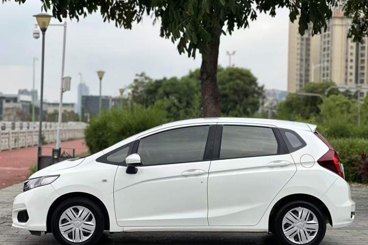 Used Honda Fit 2018 1.5L CVT Comfort Version Exterior 8