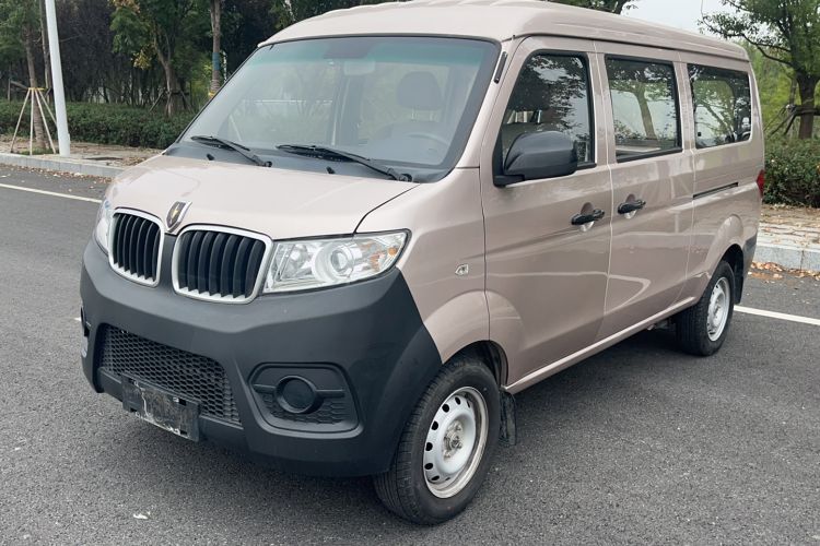 Used Jinbei Hiace X30 2023 1.5L Super-Comfortable Passenger Van 5/6/7-Seater Non-Air-Conditioned Version Model SWC15M