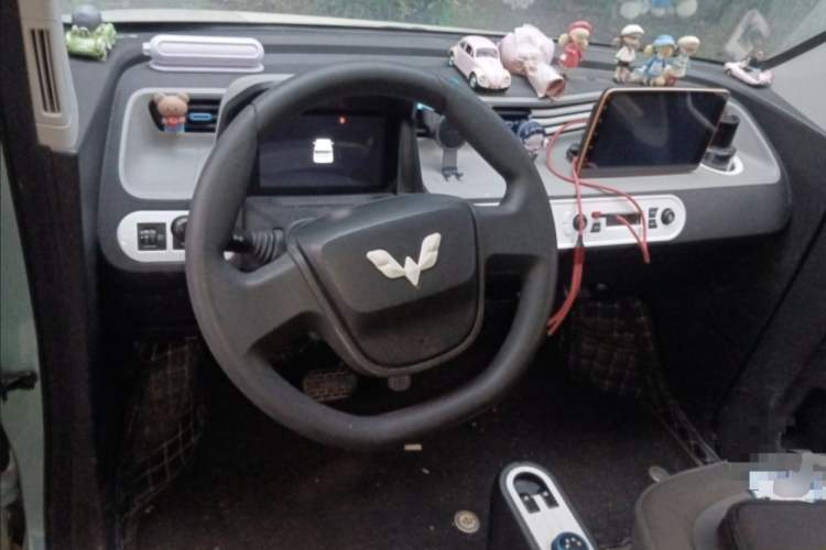 Used Wuling Hongguang MINIEV 2020 Enjoyment Model Lithium Iron Phosphate Interior 1