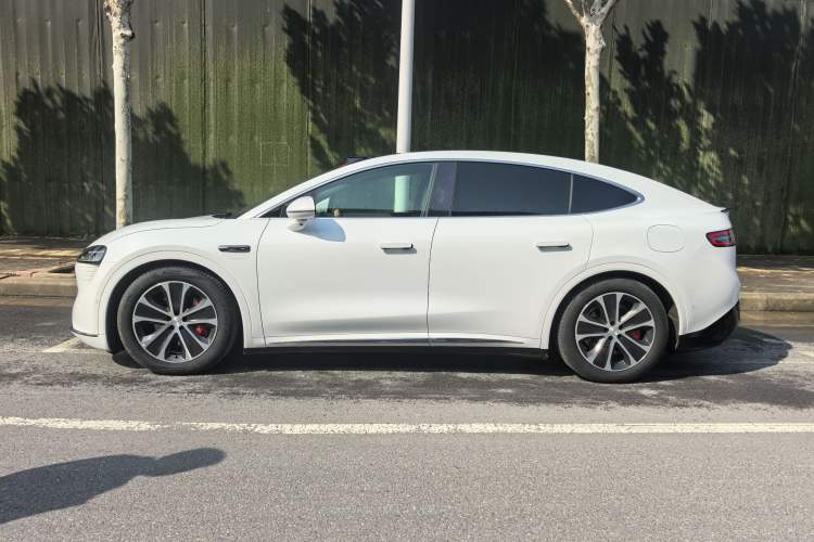 Used Hima Luxeed R7 2024 All-Electric 736 km Ultra