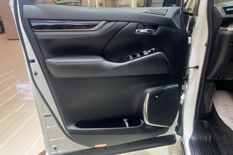 Used Toyota Vellfire 2019 Dual-Engine 2.5L HV Luxury Edition
