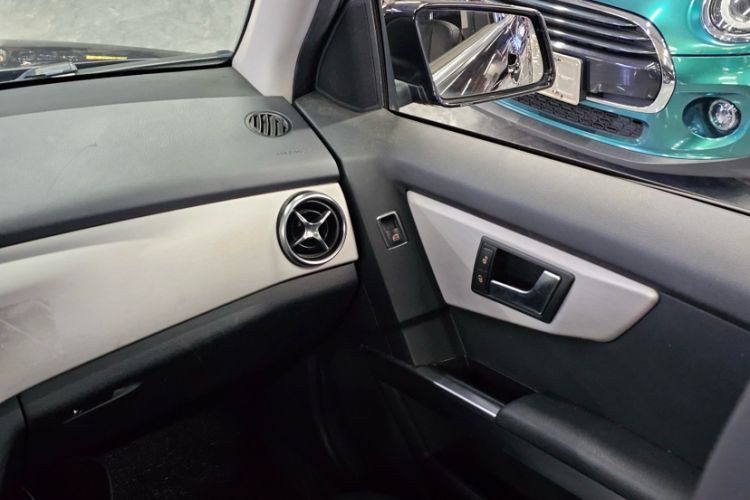 Used Mercedes-Benz GLK-Class 2013 GLK 300 4MATIC Dynamic Sunroof Model