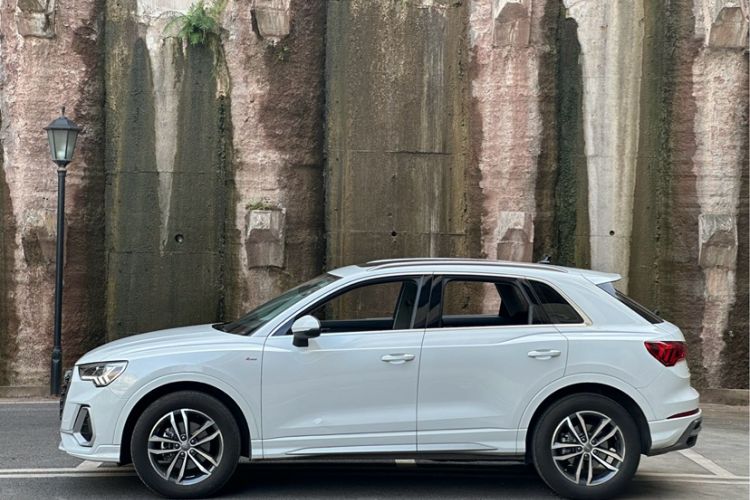 Used Audi Q3 2021 35 TFSI Progressive Dynamic Edition
