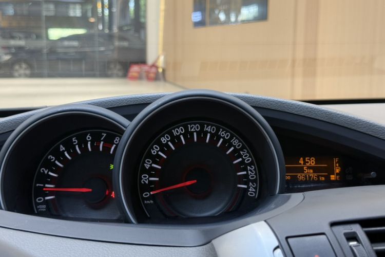 Used Toyota Verso 2014 Starlight 180E CVT Elite Edition
