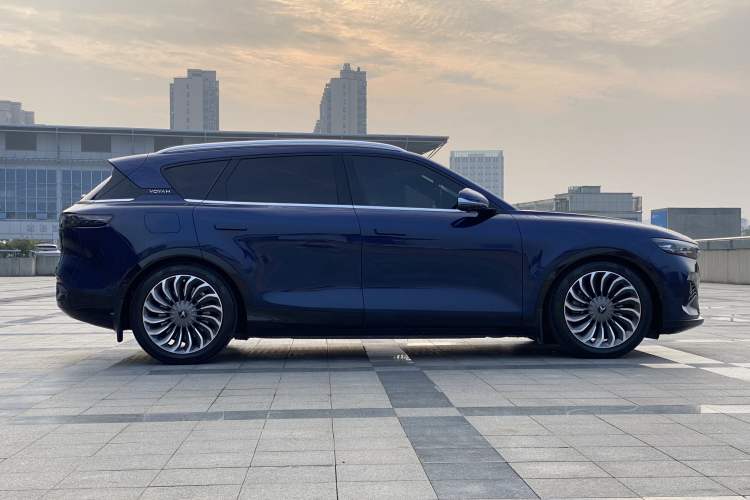 Used VOYAH FREE 2023 Four-Wheel Drive Extended-Range Model with Ultra-Long Range