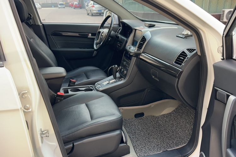 Used Chevrolet Captiva 2014 2.4L 4x4 Flagship Edition 7 Seats