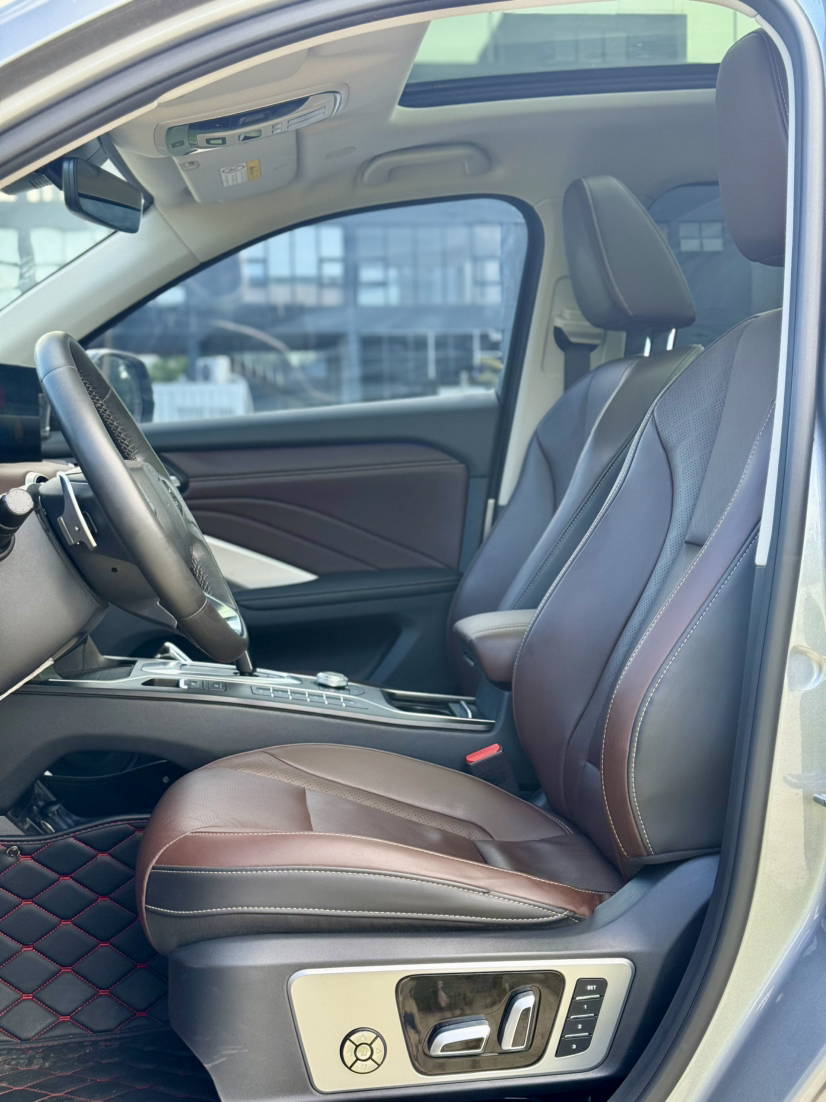 Vordere Reihe im Auto