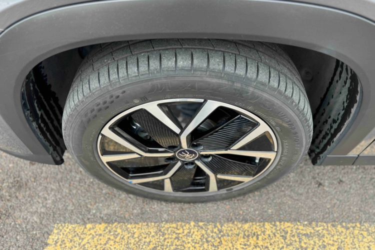 Used BYD Song L DM-i 2024 160 km Excellence Version Exterior 2