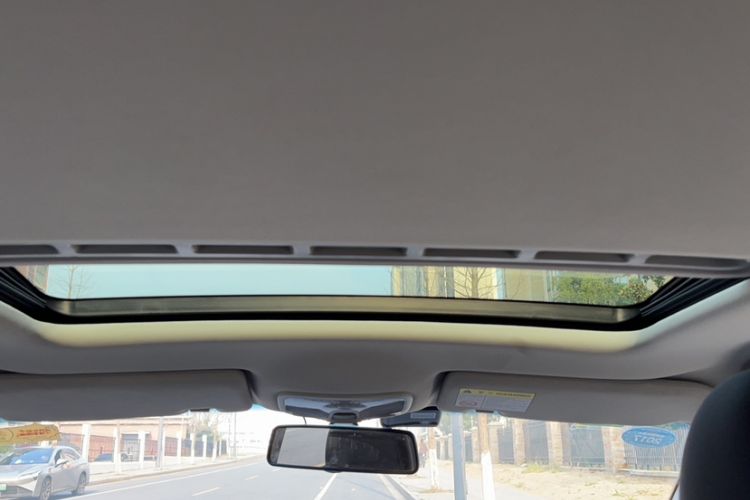 Used Roewe 350 2015 1.5L Manual Luxury Sunroof Edition