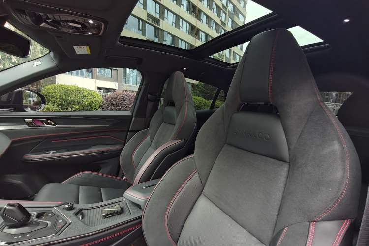 Used Lynk & Co 05 2020 2.0TD Four-Wheel Drive HypeHalo